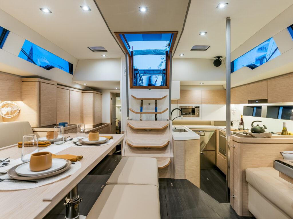 Allures 51.9 galley