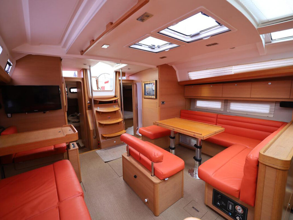 Dufour 500GL lounge