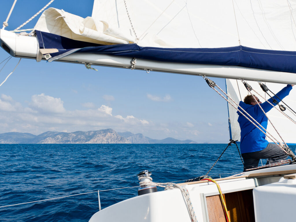 Classical mainsail reefing system