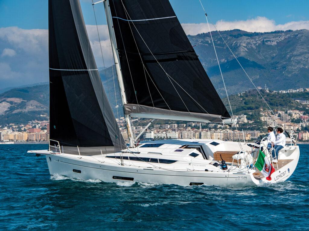 Italia Yachts 12.98